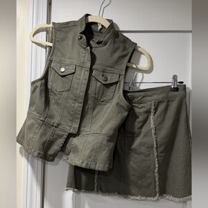 BCBGeneration Olive Cargo Set